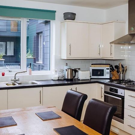 Beautiful, Contemporary 3 Bedroom Apartment Okręg wyborczy Okręg wyborczy Bath Zewnętrze zdjęcie