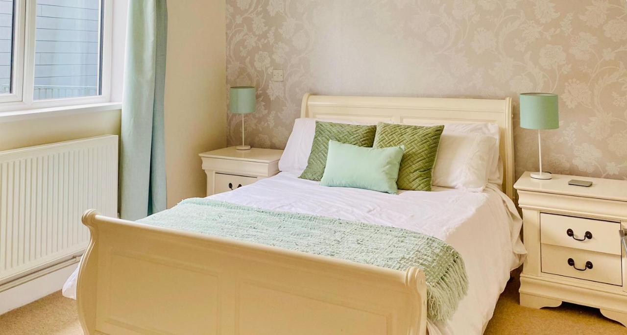Beautiful, Contemporary 3 Bedroom Apartment Okręg wyborczy Okręg wyborczy Bath Zewnętrze zdjęcie