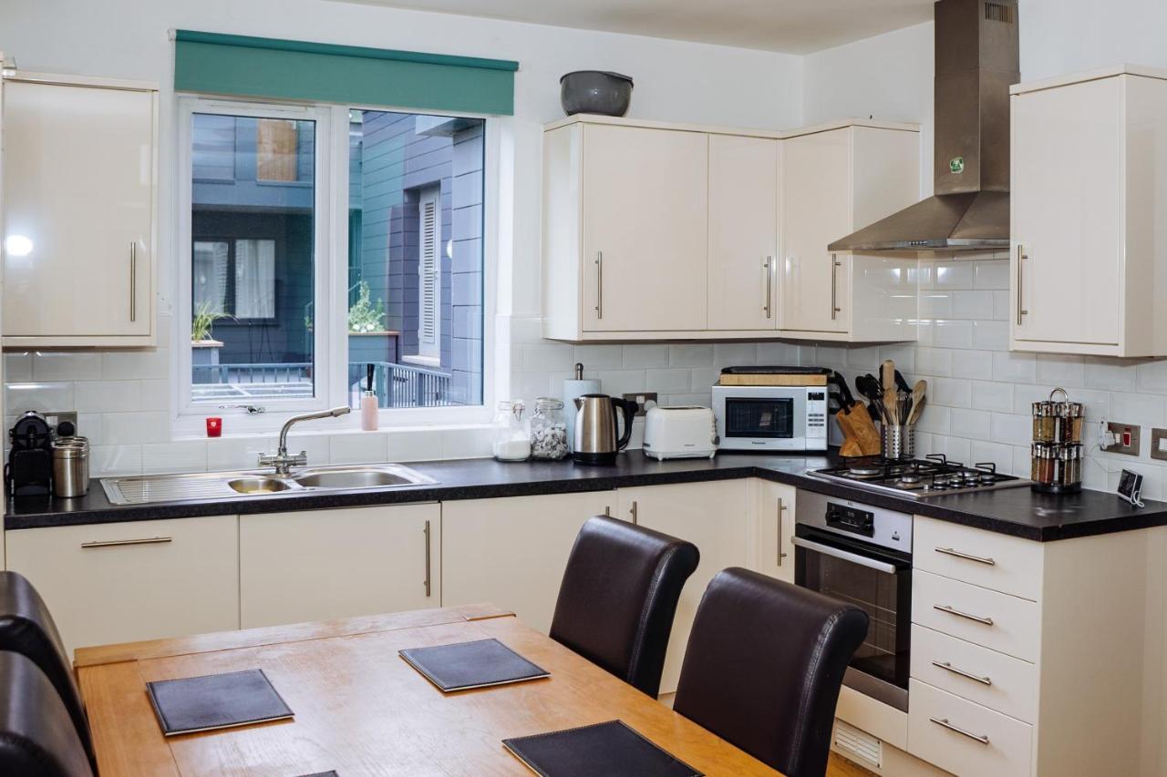 Beautiful, Contemporary 3 Bedroom Apartment Okręg wyborczy Okręg wyborczy Bath Zewnętrze zdjęcie