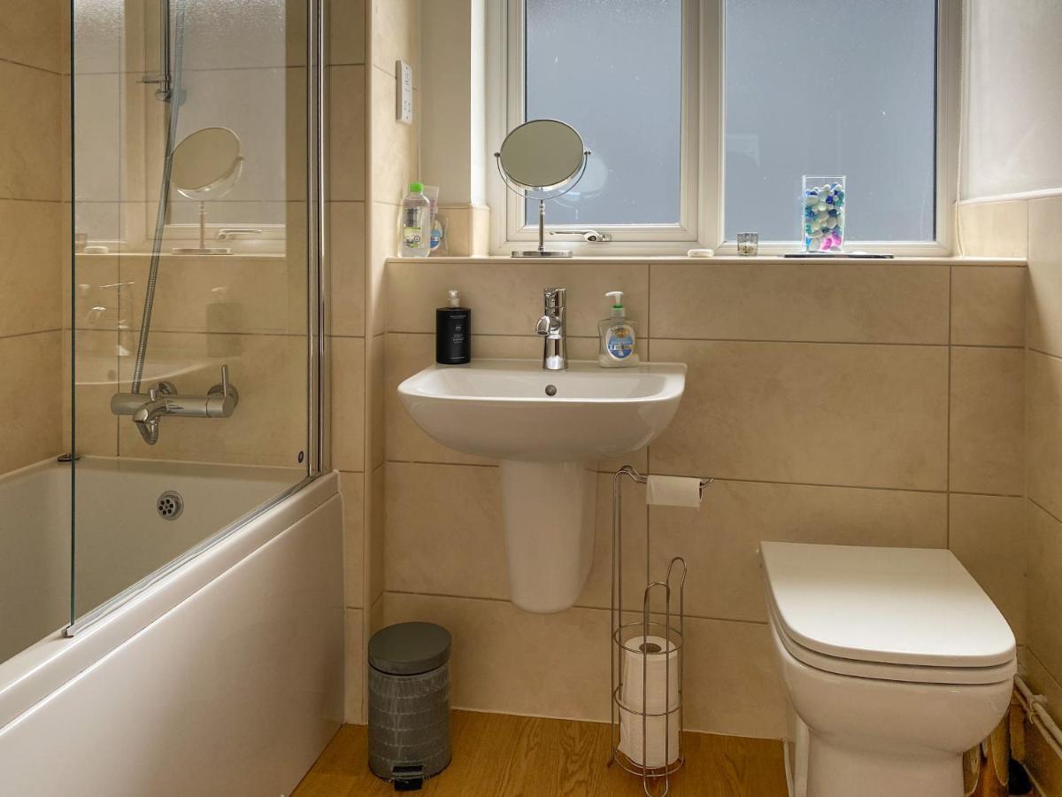Beautiful, Contemporary 3 Bedroom Apartment Okręg wyborczy Okręg wyborczy Bath Zewnętrze zdjęcie