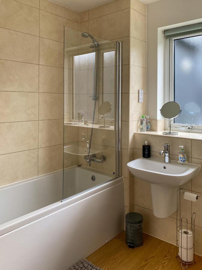 Beautiful, Contemporary 3 Bedroom Apartment Okręg wyborczy Okręg wyborczy Bath Zewnętrze zdjęcie