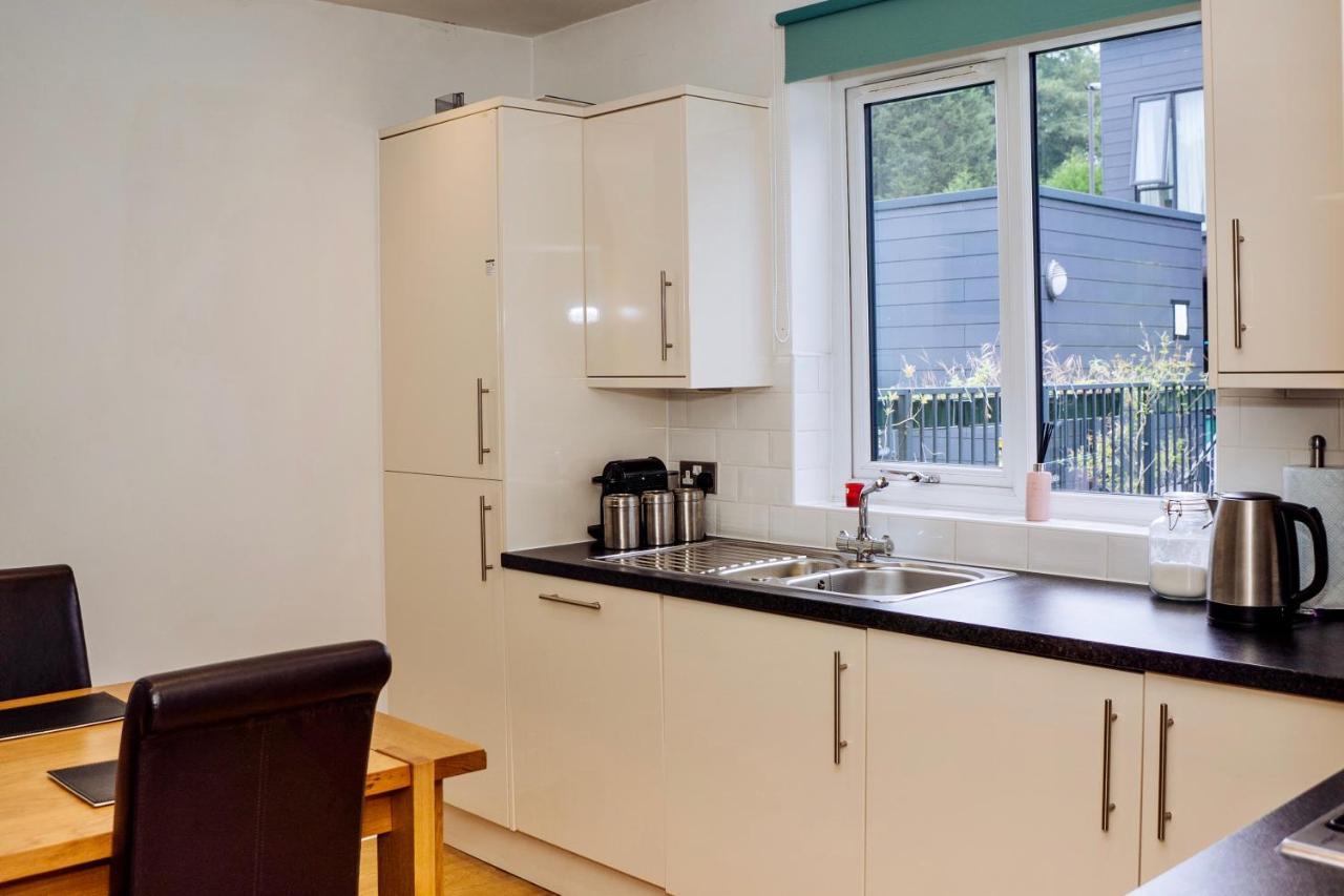 Beautiful, Contemporary 3 Bedroom Apartment Okręg wyborczy Okręg wyborczy Bath Zewnętrze zdjęcie